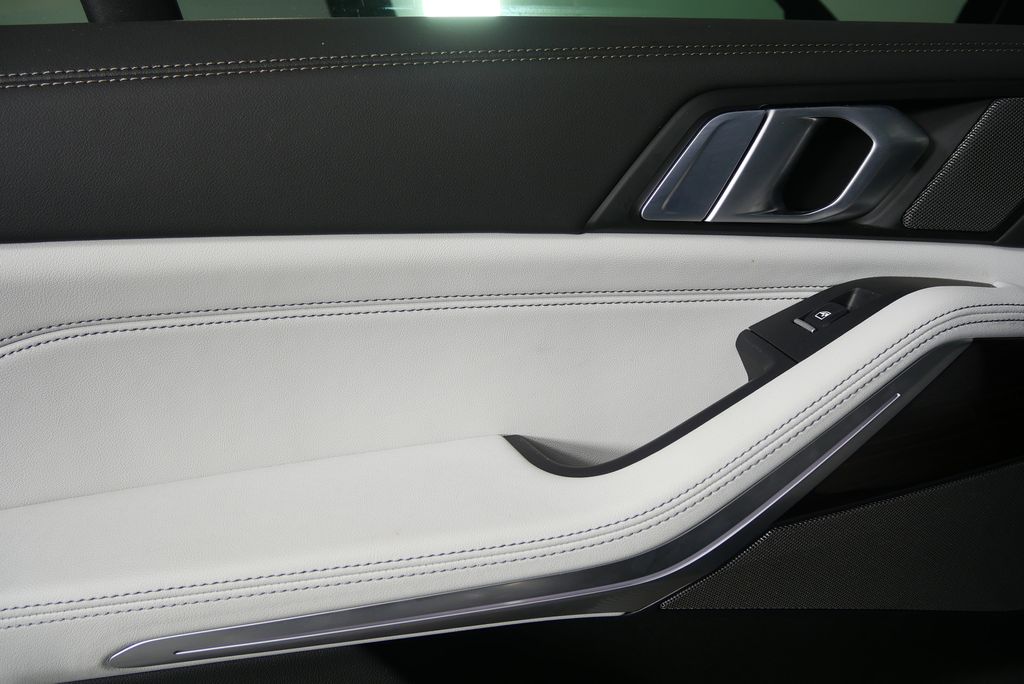 Thumbnail: 2025 BMW X5 - 13