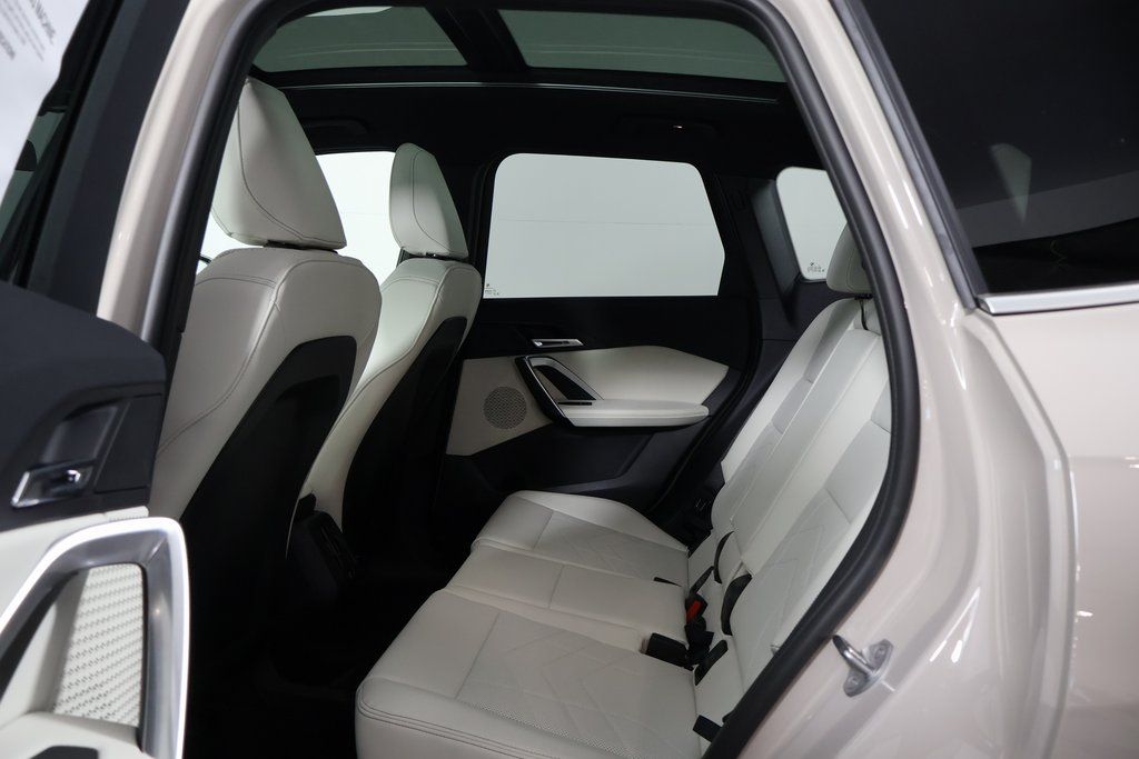 Thumbnail: 2026 BMW X1 - 6