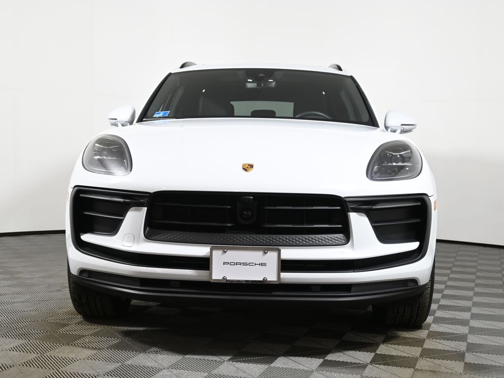 Thumbnail: 2025 Porsche Macan - 10