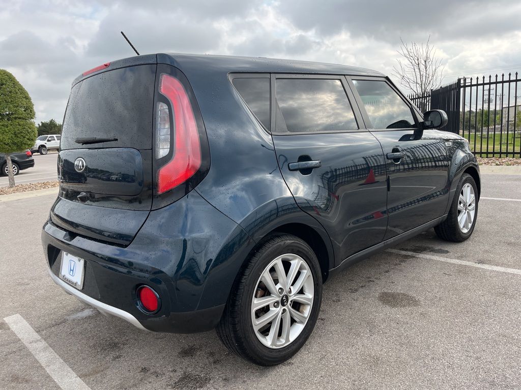 Thumbnail: 2017 Kia Soul - 4