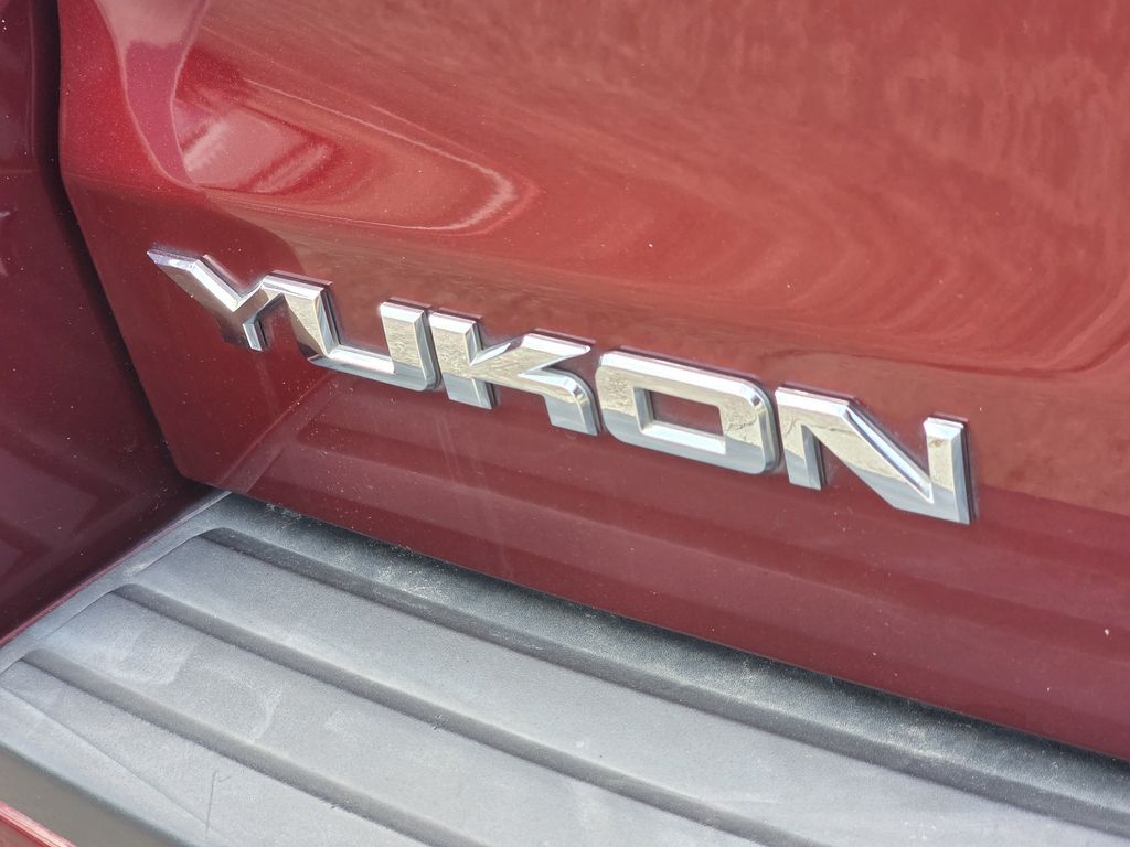2016 GMC Yukon SLT Red at Ultimate Motorsports