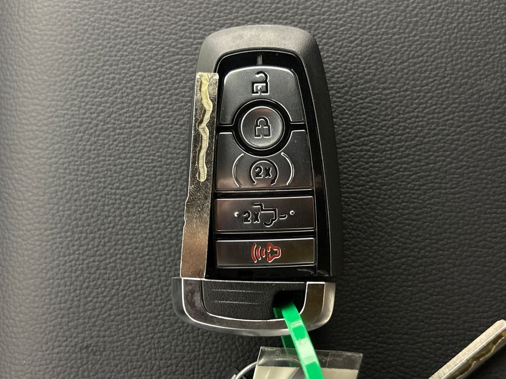 New 2026 Gray Ford Lariat image 34