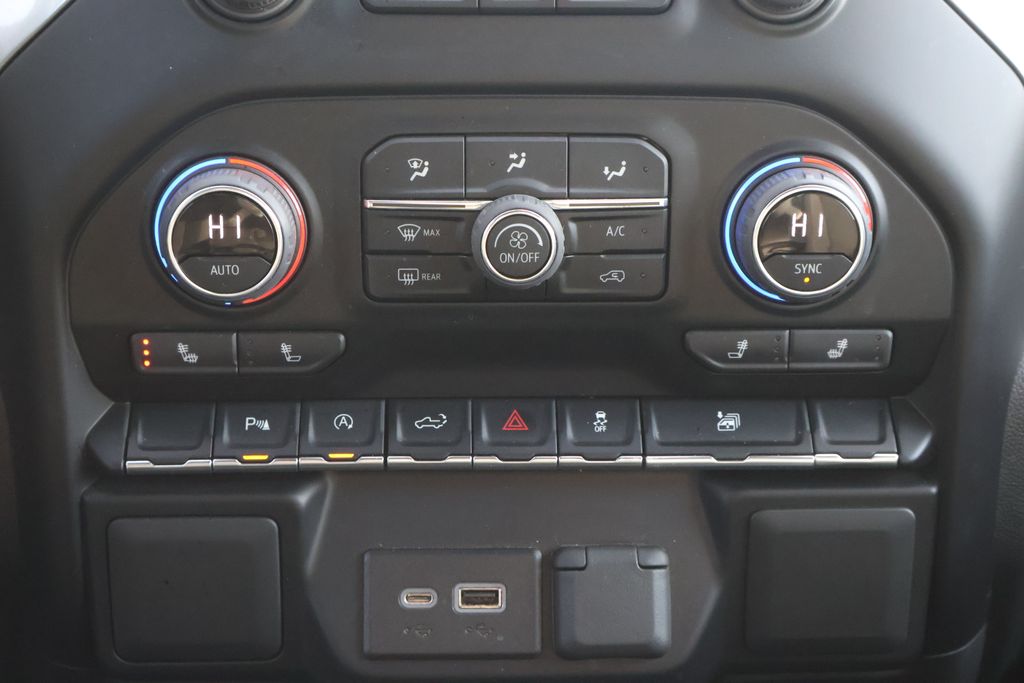 Thumbnail: 2022 Chevrolet Silverado 1500 - 22