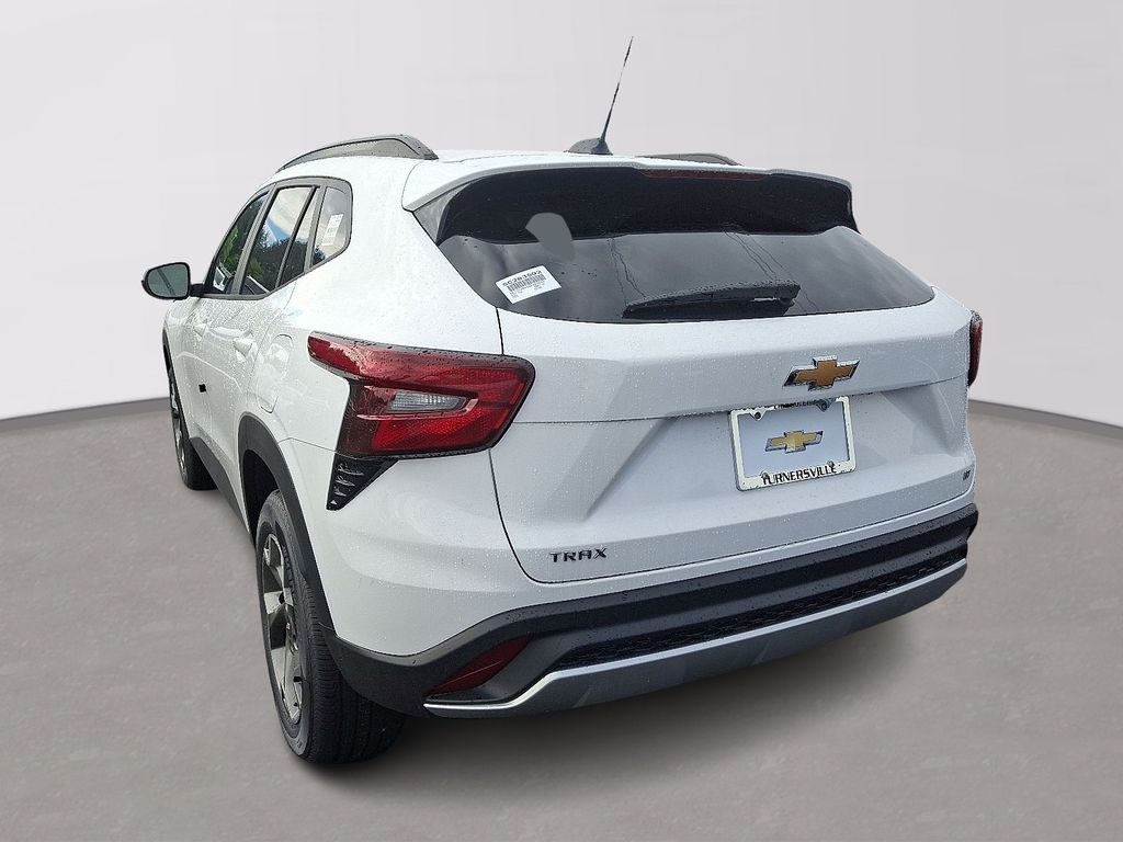 2025 Chevrolet Trax LT 3