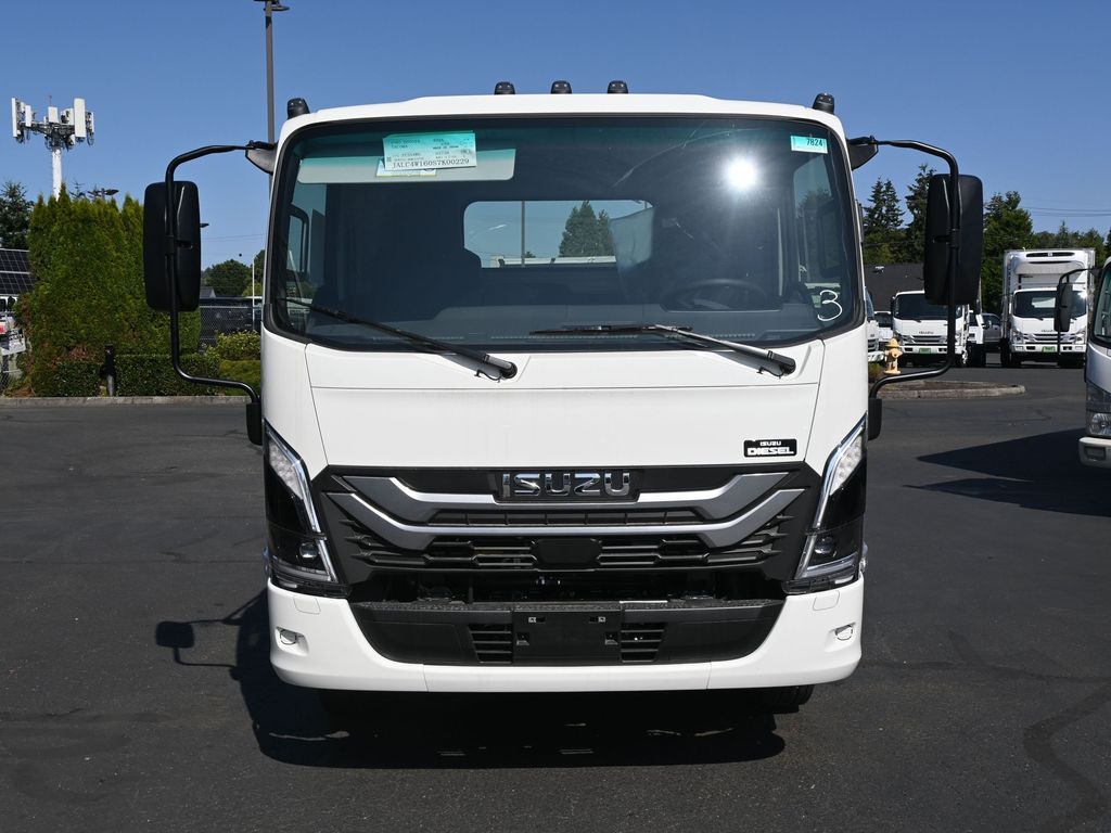 2025 Isuzu NPR XD 