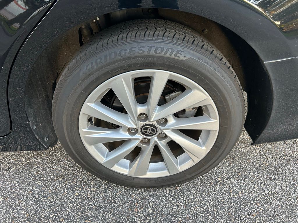 Thumbnail: 2023 Toyota Camry - 9