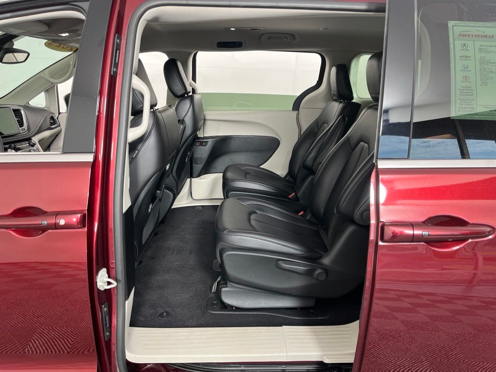 Thumbnail: 2023 Chrysler Pacifica - 29