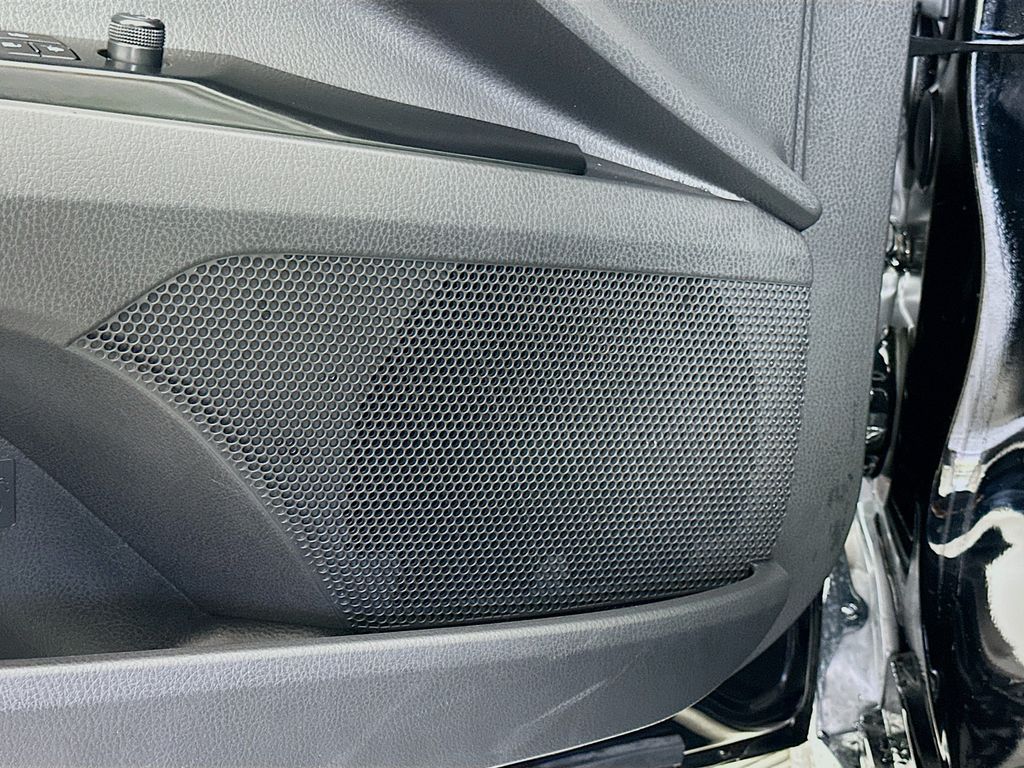 Thumbnail: 2025 Toyota Camry - 18