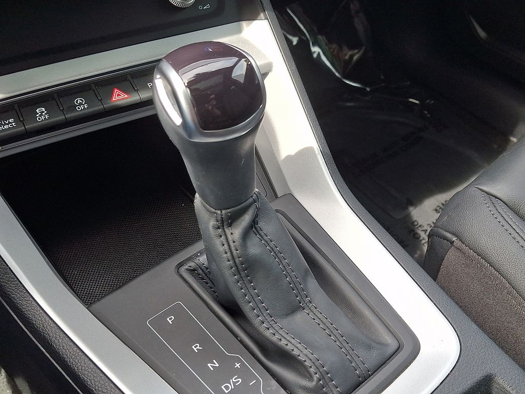 Thumbnail: 2023 Audi Q3 - 15