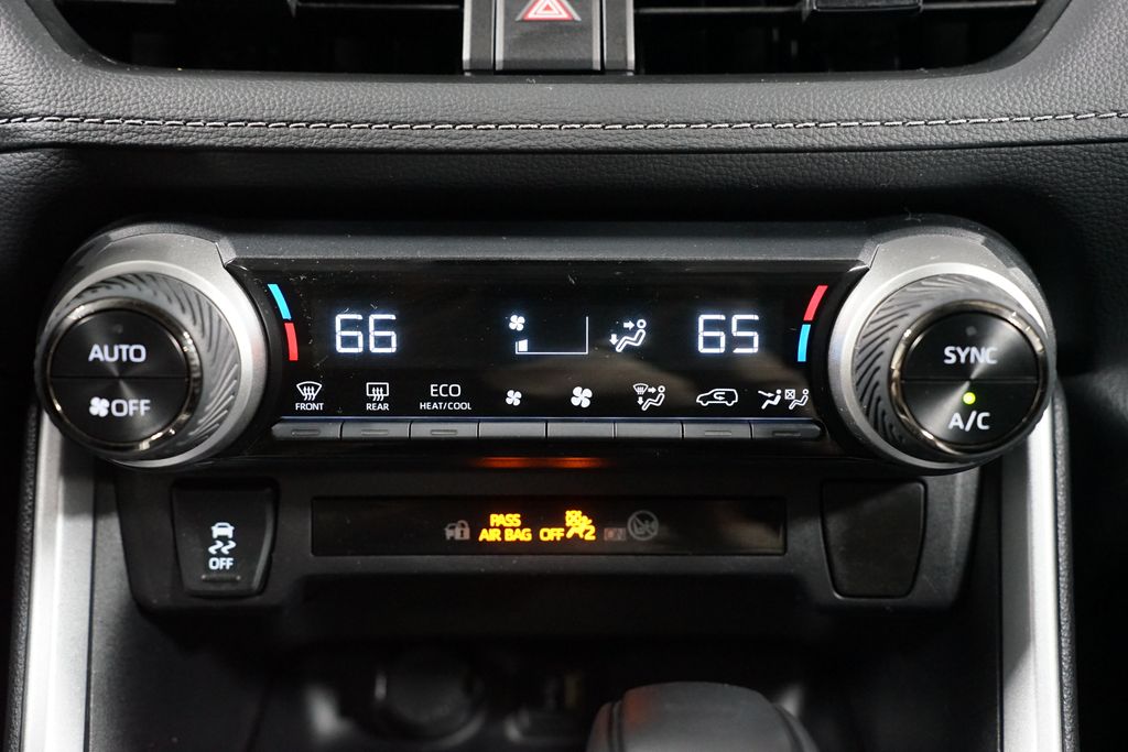 Thumbnail: 2025 Toyota RAV4 - 21