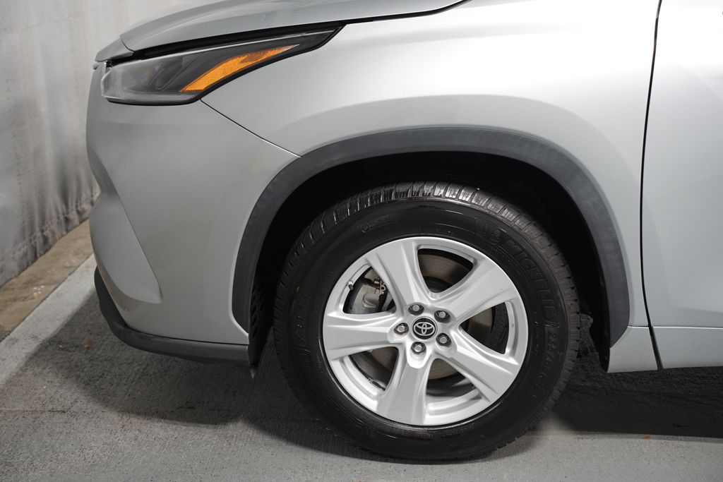 Thumbnail: 2021 Toyota Highlander - 5