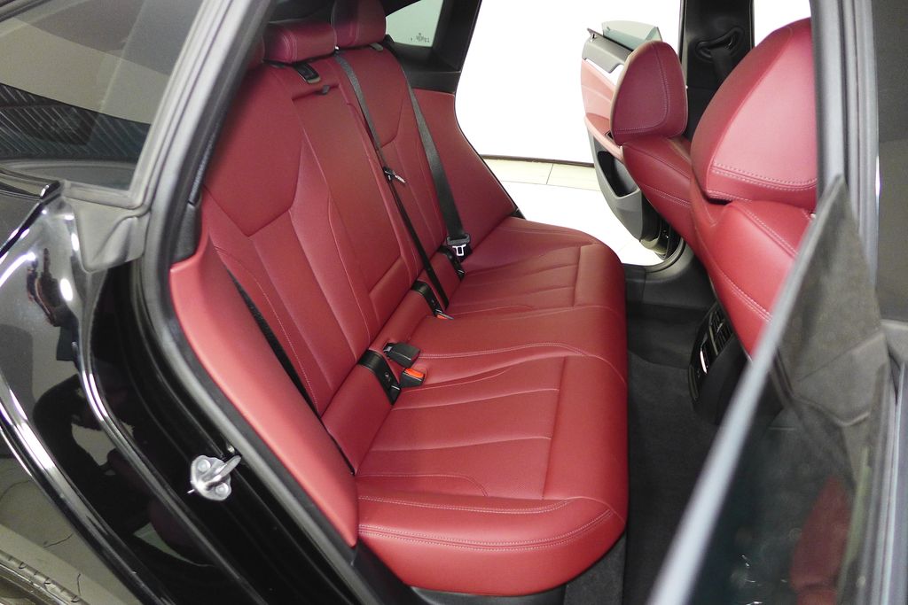 Thumbnail: 2023 BMW i4 - 20