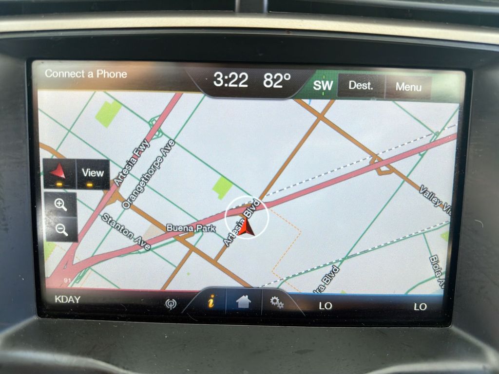 Used 2014 Silver Ford SEL image 19