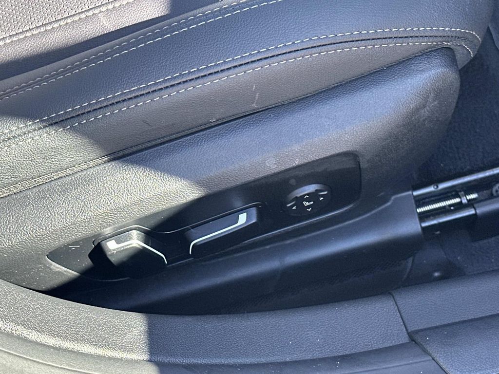 Thumbnail: 2025 BMW 4 Series - 21