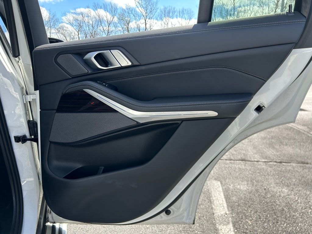 2024 BMW X5 xDrive50e 24