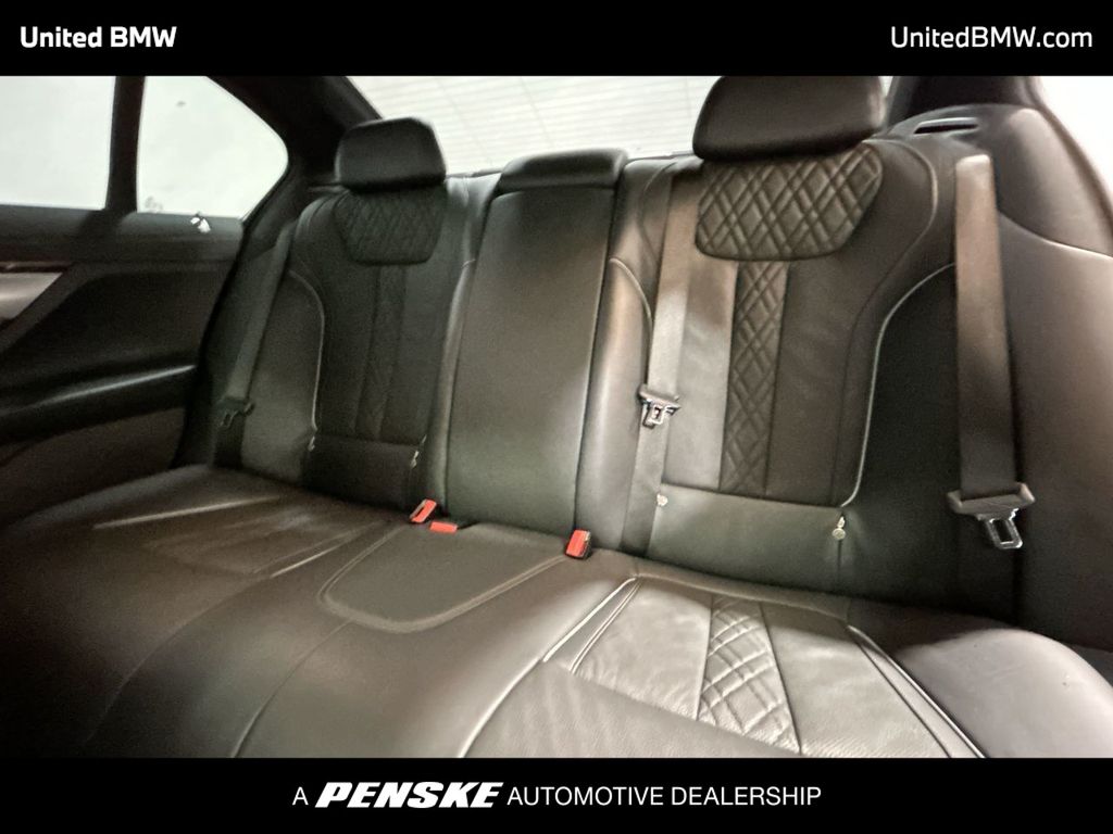 Thumbnail: 2022 BMW 7 Series - 21