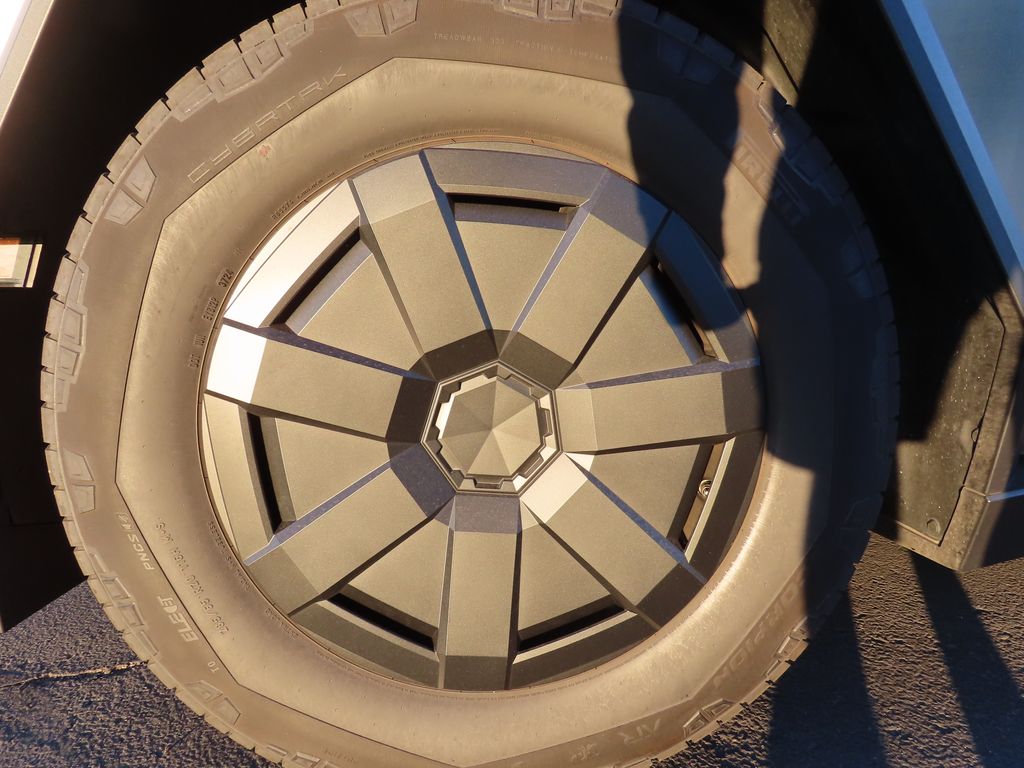 Thumbnail: 2025 Tesla Cybertruck - 13