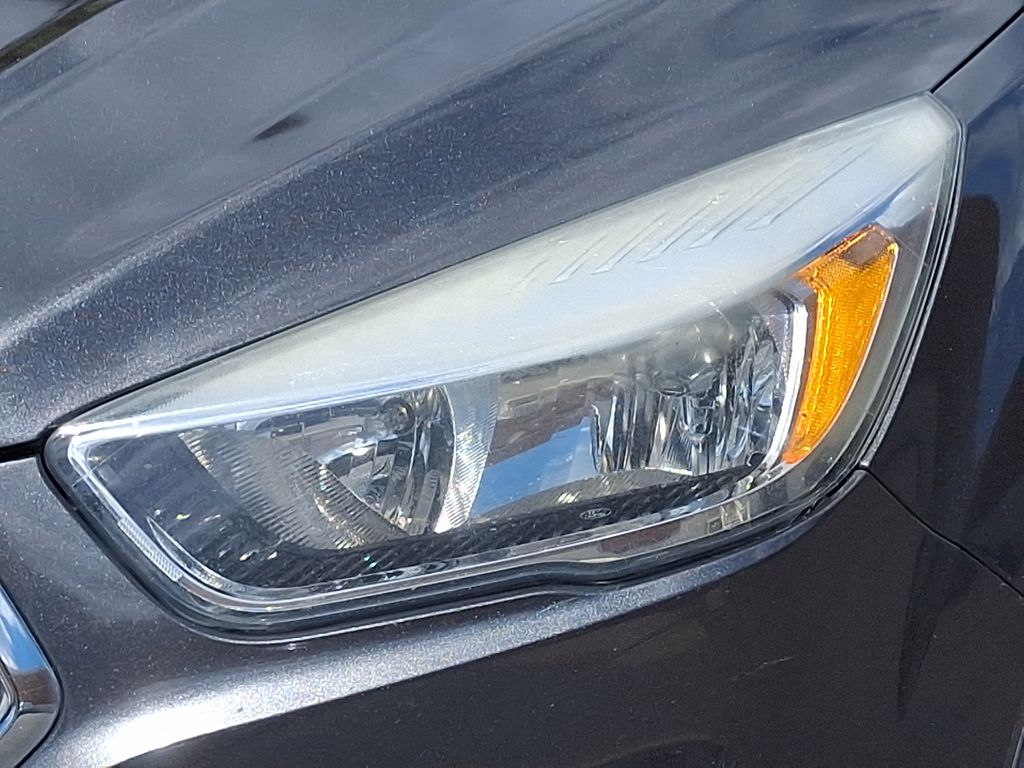 2017 Ford Escape S 10