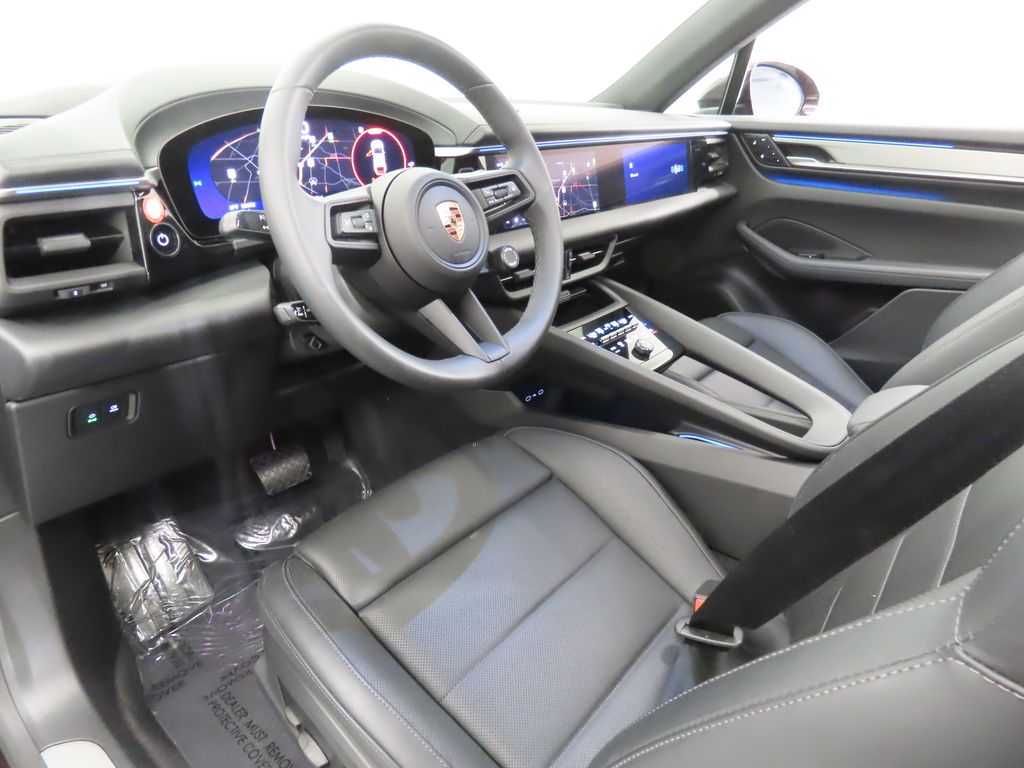 Thumbnail: 2025 Porsche Macan - 4