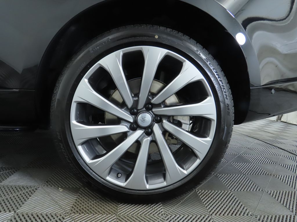 Thumbnail: 2025 Land Rover Range Rover - 32