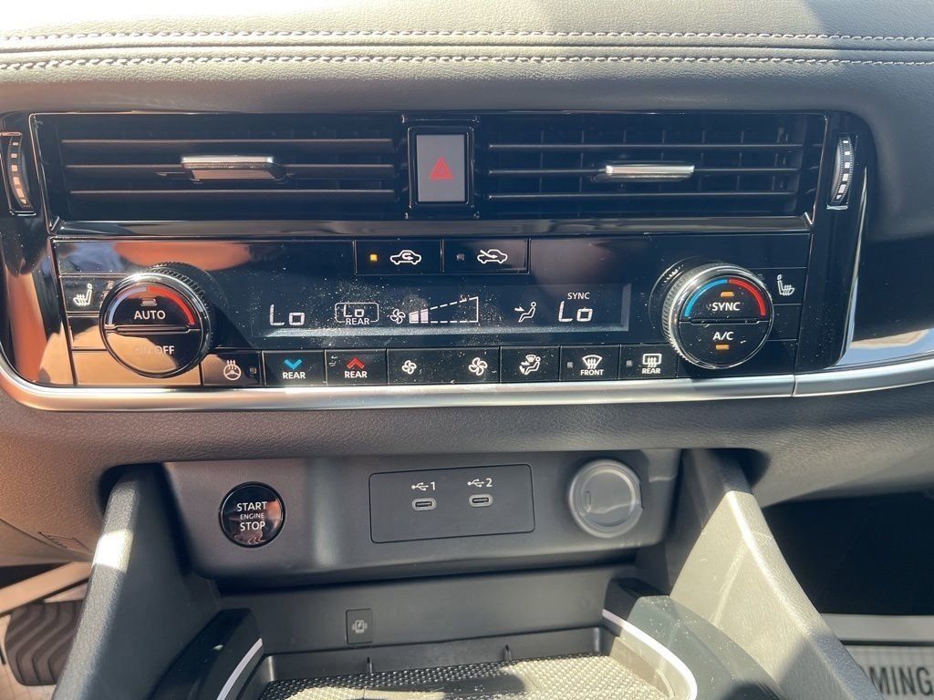 2025 Everest White Pearl Nissan Rogue SL FWD SUV