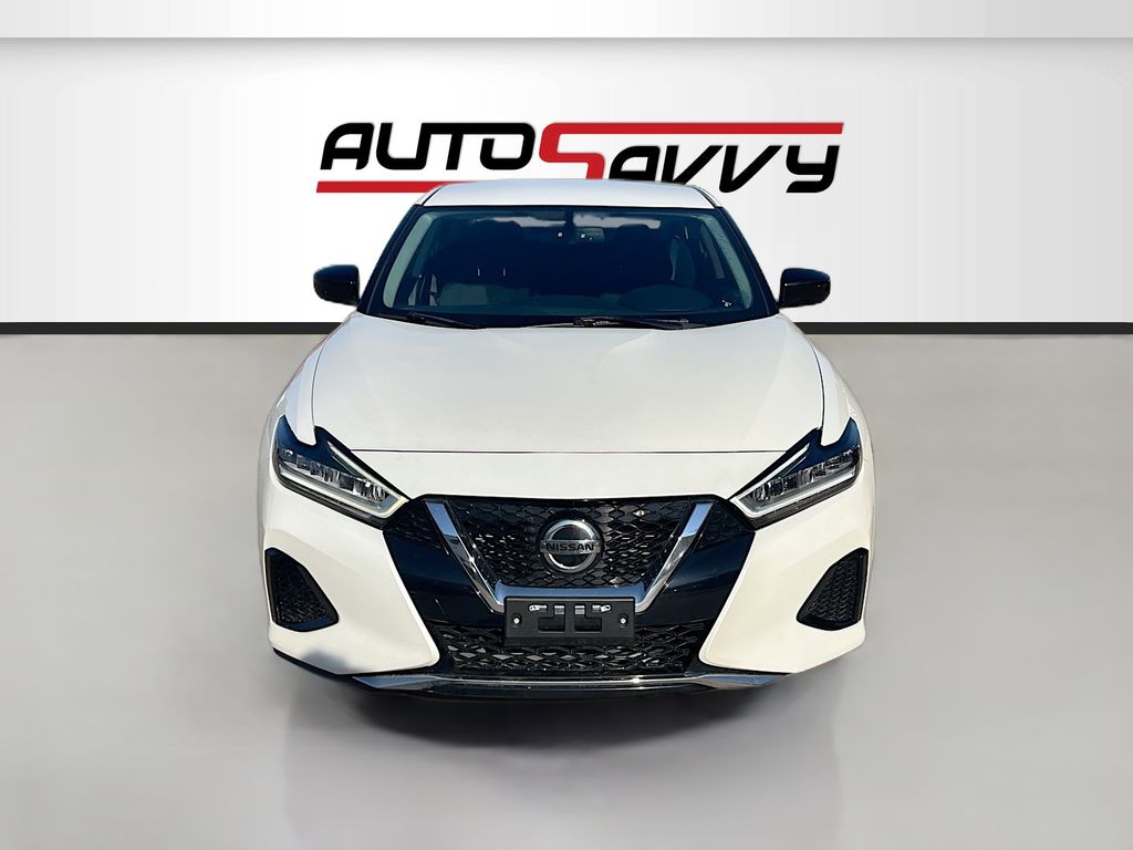 Used 2019 White Nissan 3.5 S image 2