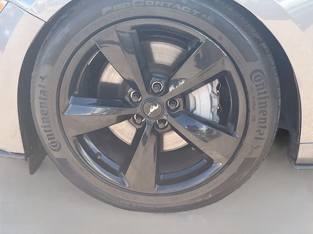 Used 2022 Gray Ford GT Premium image 28