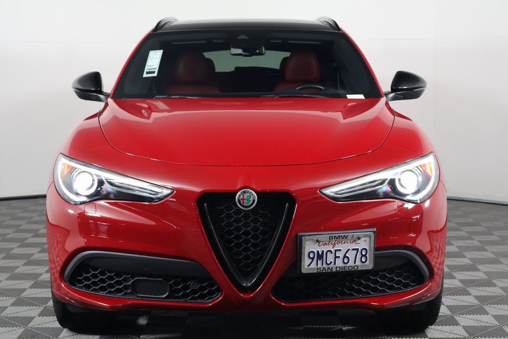 Thumbnail: 2022 Alfa Romeo Stelvio - 2