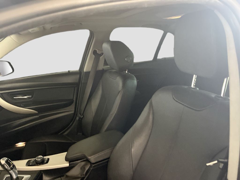 Used 2018 Gray BMW 320i image 19