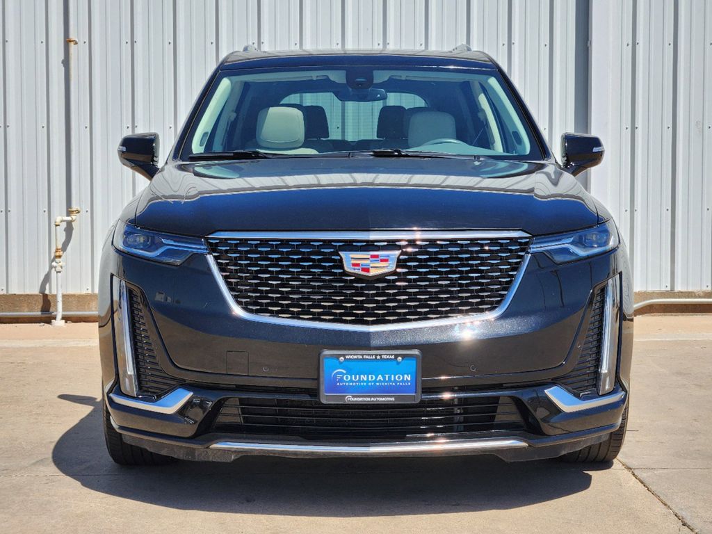 2023 Cadillac XT6 Premium Luxury 2