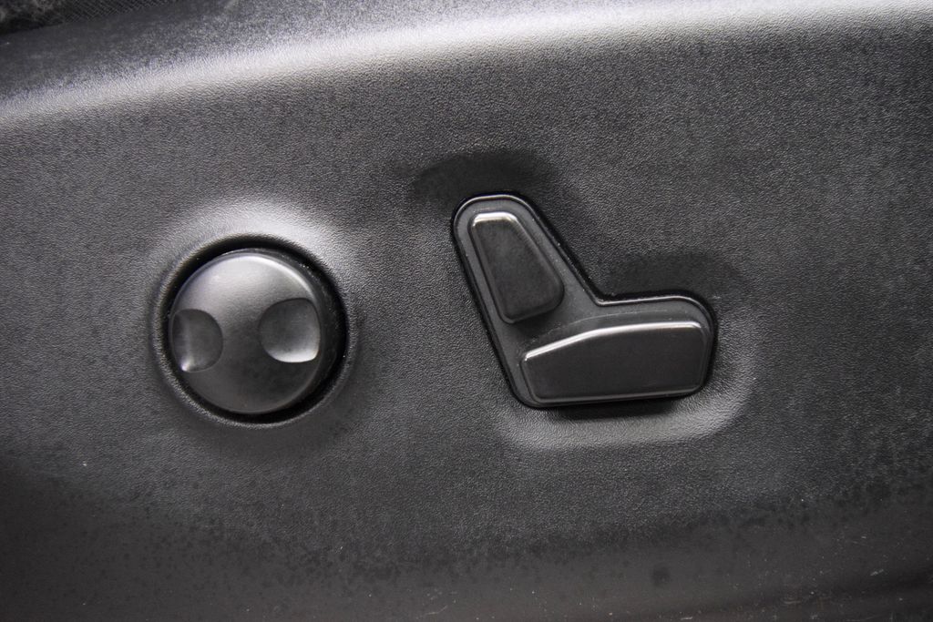 used 2023 Chrysler Pacifica car, priced at $27,900