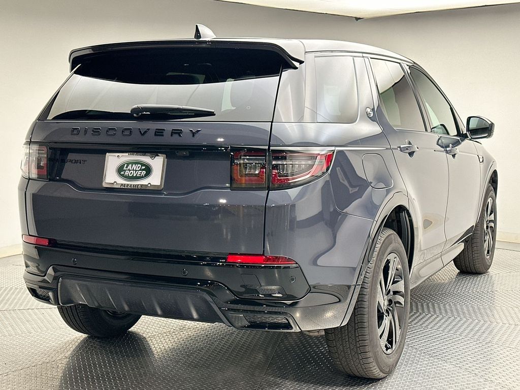 2025 Land Rover Discovery Sport SE 2