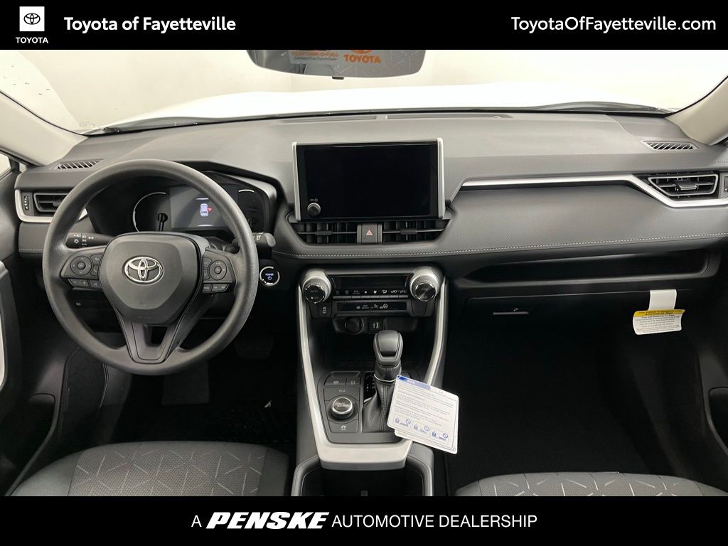 2025 Toyota RAV4 XLE 5