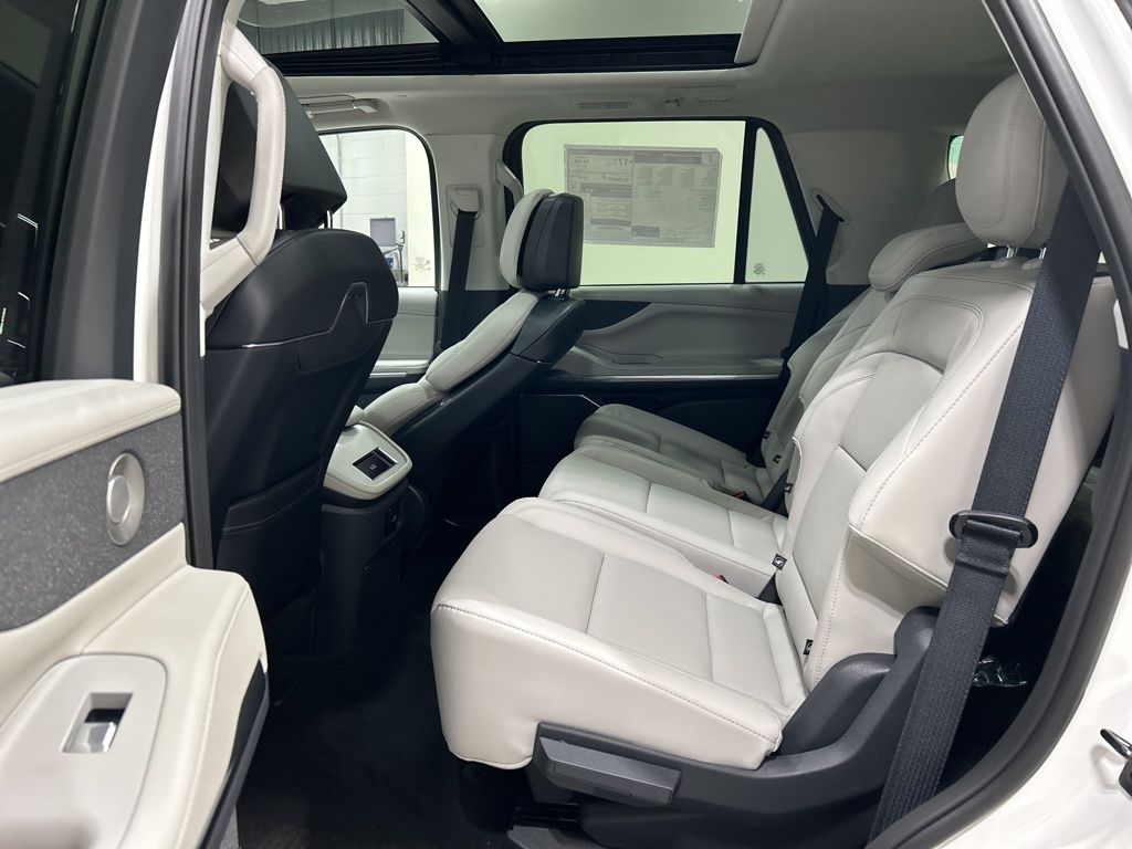 new 2026 Lincoln Navigator car, priced at $106,480