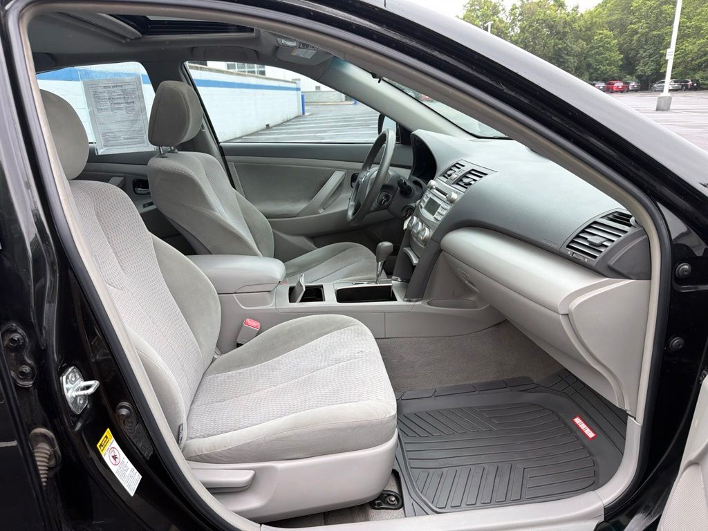 Thumbnail: 2011 Toyota Camry - 24