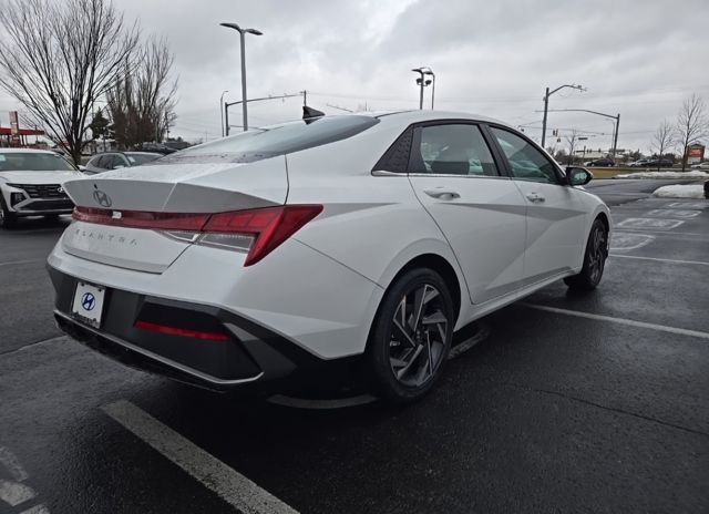 2025 Hyundai Elantra Limited Edition 4