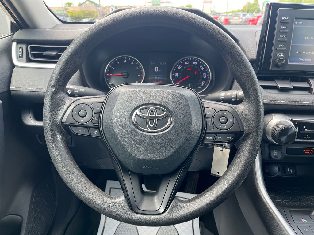 2019 Toyota RAV4 LE photo