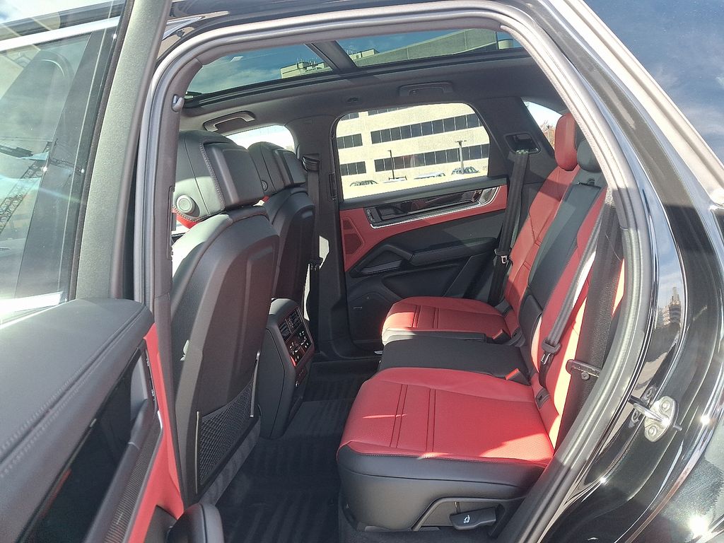 Thumbnail: 2026 Porsche Cayenne - 13