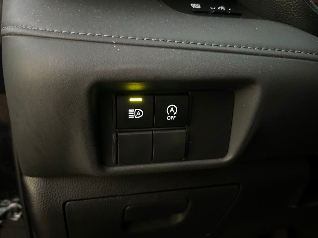 Thumbnail: 2023 Toyota Highlander - 18