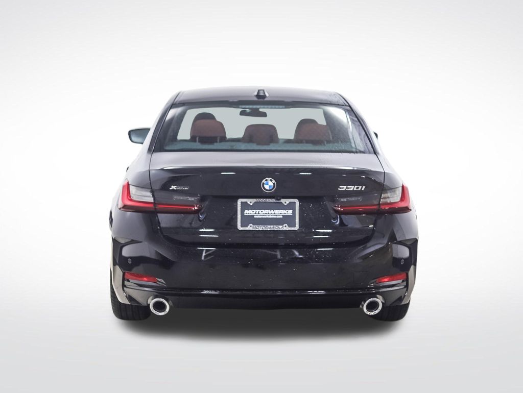 Thumbnail: 2026 BMW 3 Series - 4