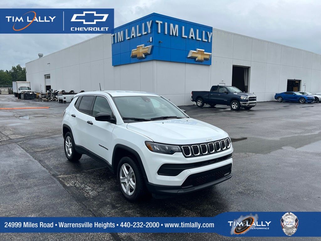 Bright White Clearcoat 2024 Jeep Compass SUV / Crossover Four-Wheel Drive 8-Speed Automatic