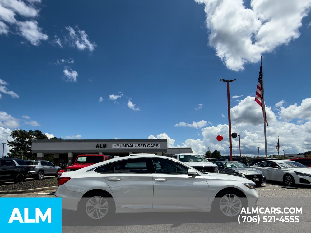 Used 2018 White Honda LX image 10