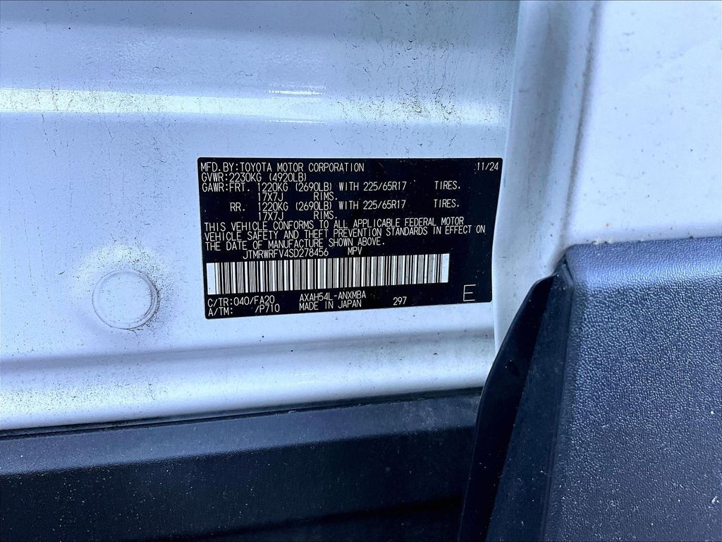 2025 Toyota RAV4 Hybrid — photo 9