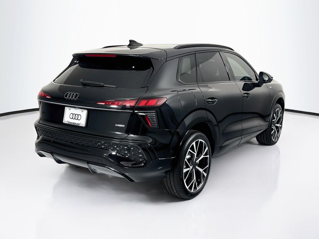 Thumbnail: 2026 Audi Q3 - 5