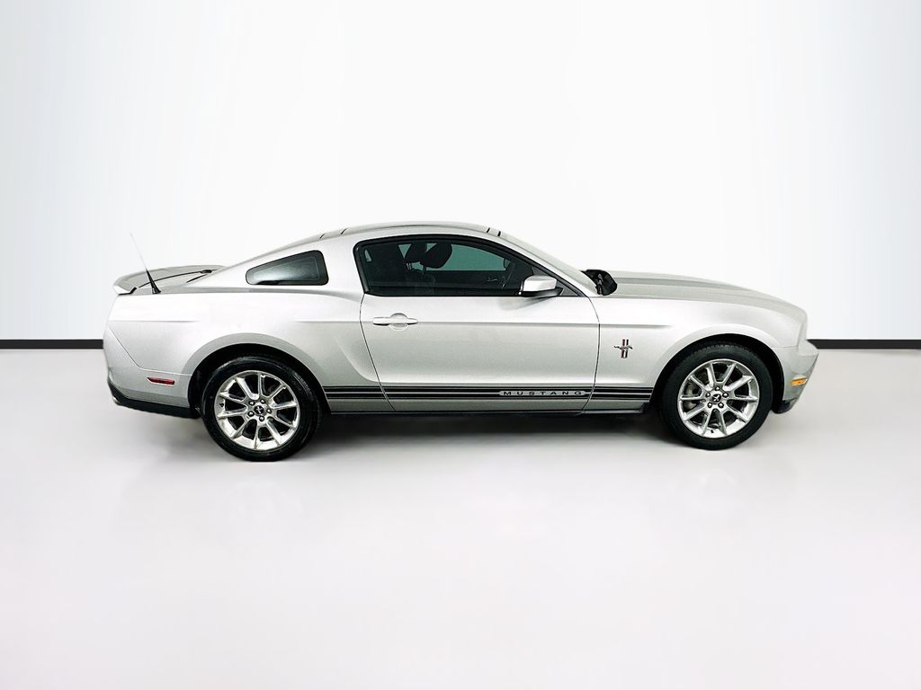 2010 Ford Mustang V6 4