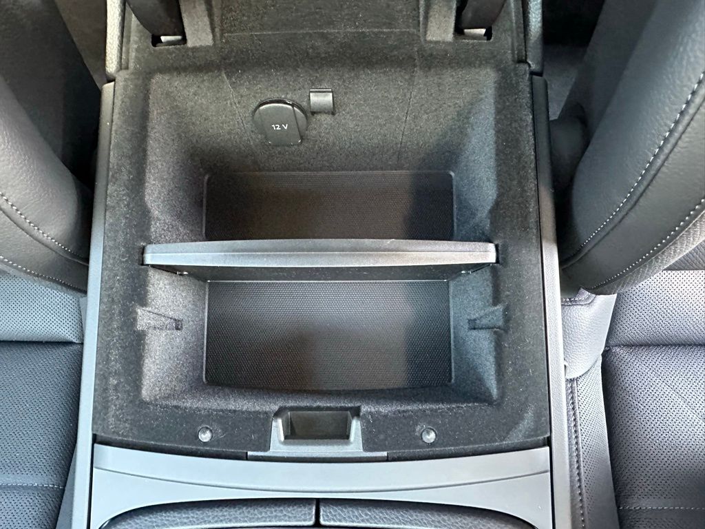 Thumbnail: 2026 Porsche Panamera - 27