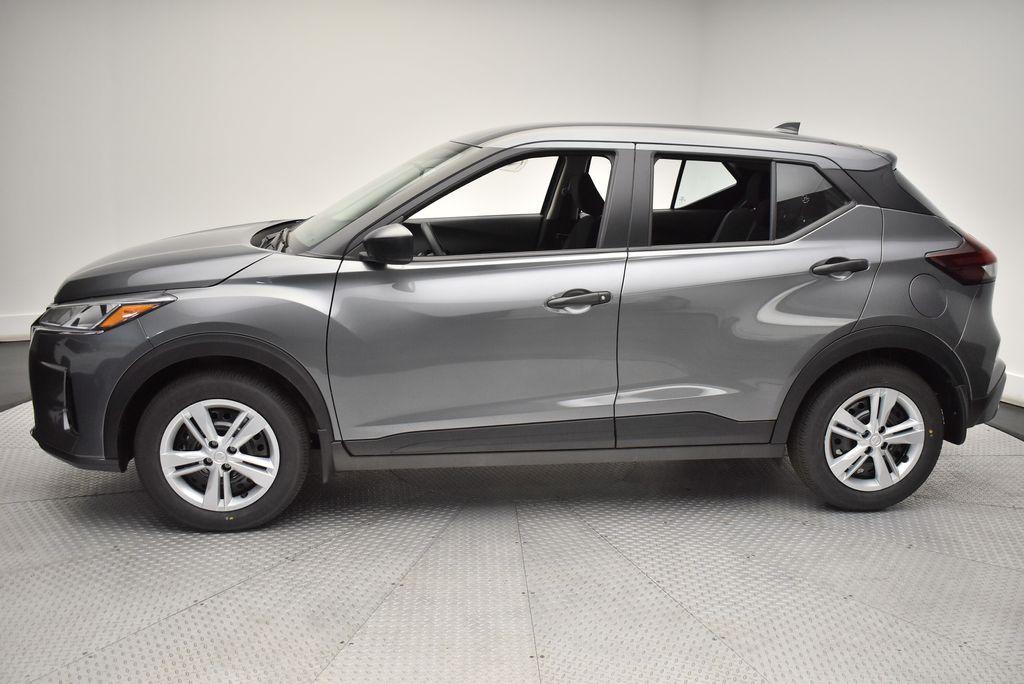 2025 Nissan Kicks S 8