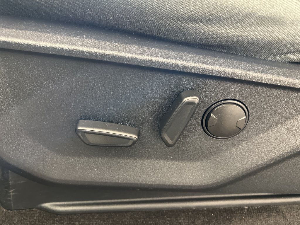 Used 2022 Blue Ford XLT image 12