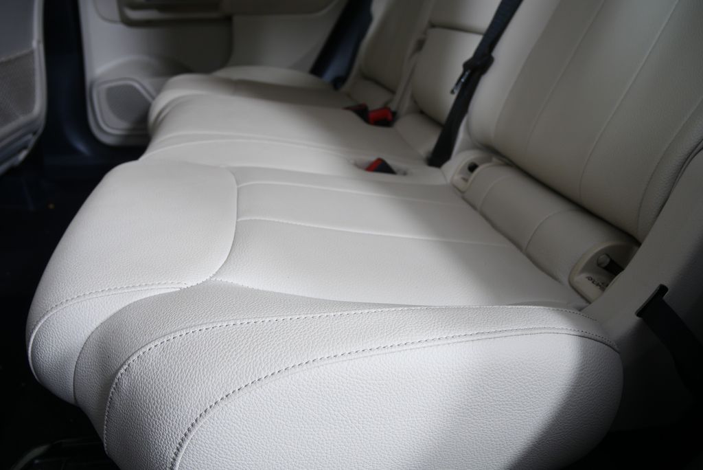 Thumbnail: 2023 Mercedes-Benz GLB - 15