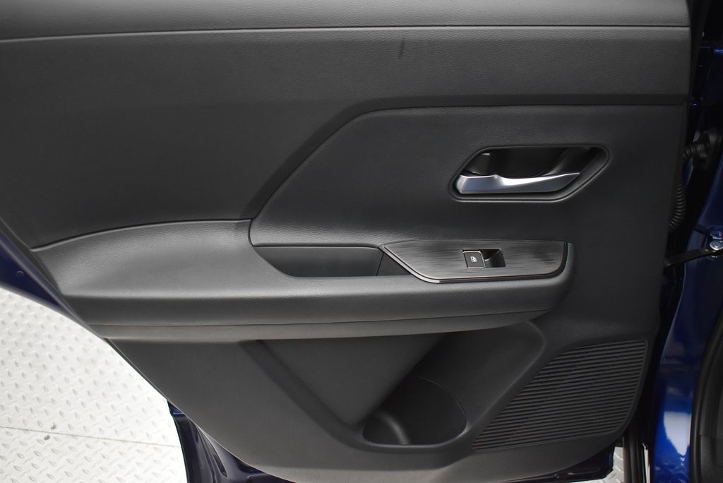 Thumbnail: 2026 Nissan Kicks - 31